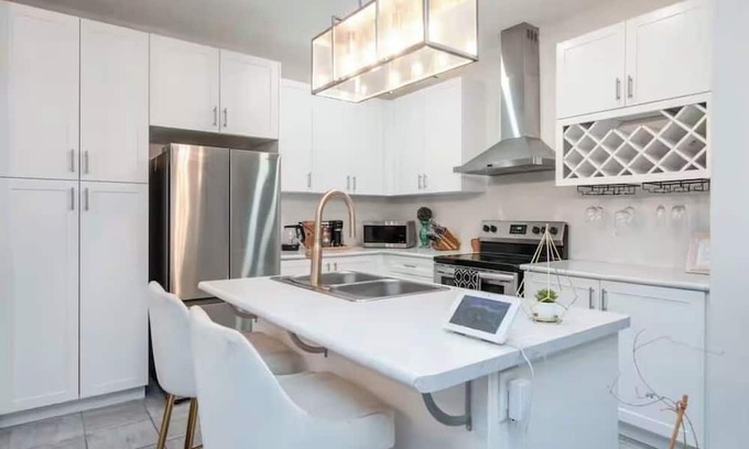 Woodstock House | Comfy 3bed Woodstock Escape Upper Level home with 2nd floor Living Room,AC +more