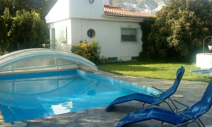 Durcal House | Holiday Home 'La Casita Del Valle' with Mountain View, Private Pool and Wi-Fi