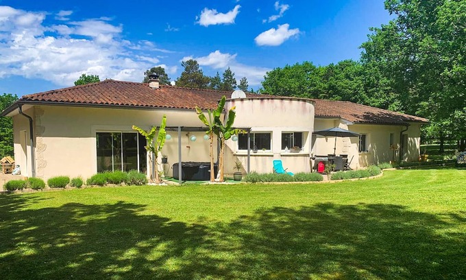 Sarliac-sur-l'Isle House | Cozy home in Sarliac with WiFi