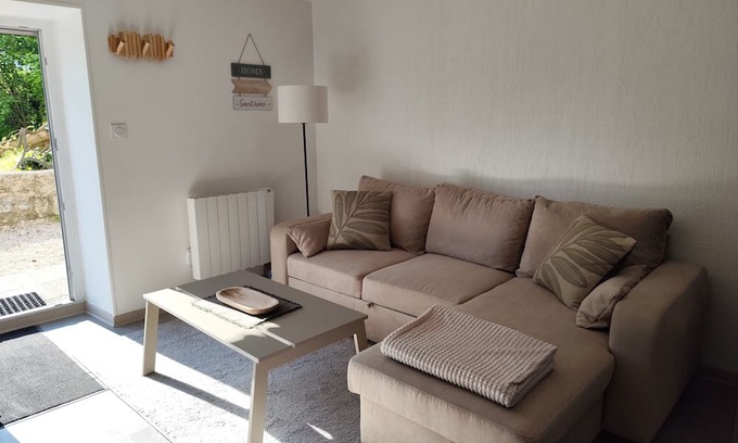 Paroisse Notre-Dame Apartment | Apartment 'Le Maé' with Wi-Fi