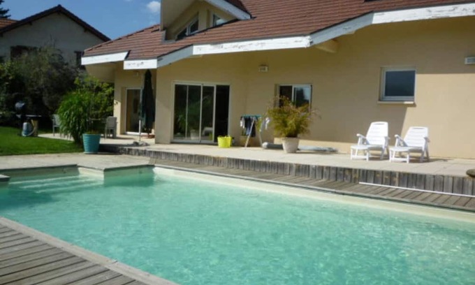Seynod Bed & Breakfast | Guest Room 'Chez Brigitte et Sylvain' with Mountain View, Wi-Fi and Air Conditioning