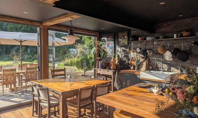 Cranbrook House | Artist's Hawkhurst Home with Pool and Sauna