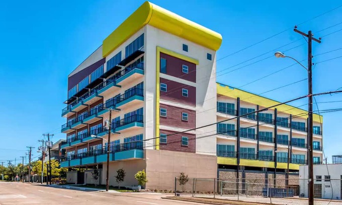 Cedars Apartment | Modern Cityviews I Gym I Free Parking