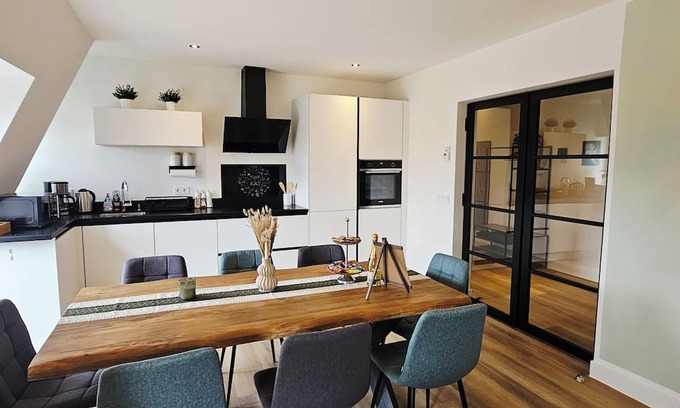 Plauen Apartment | Stylish attic in the top city of Plauen suitable for groups