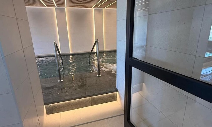 La Latina Apartment | Modern New Perfect enjoy Madrid free airport transportation.