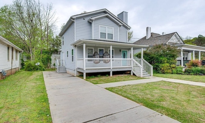 Jefferson Park House | NEW! Spacious Family Retreat Near Airport