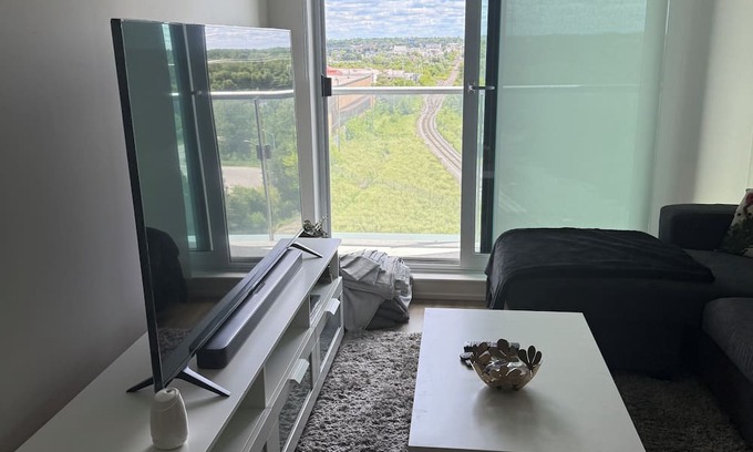 Ledbury - Heron Gate - Ridgemont - Elmwood Condo | Millie’s SpacenA shared 2Br 2 Bathroom cozy