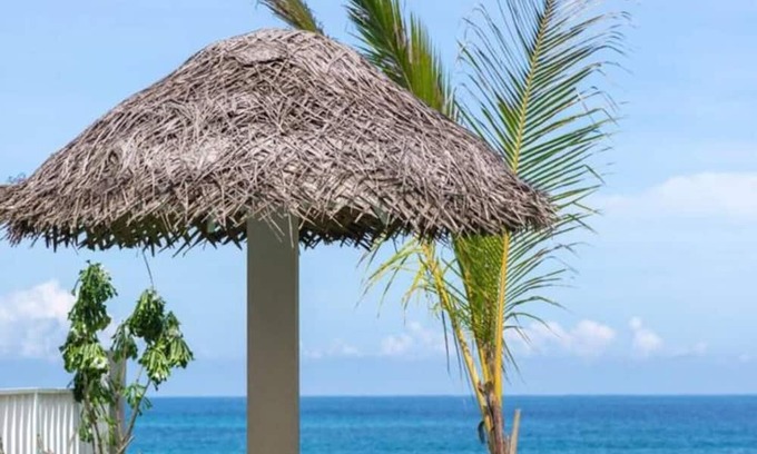 Hikkaduwa Villa | 3-bedroom Luxurious beachfront villa