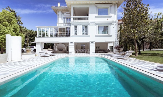 Empoli Villa | THE WHITE PEARL