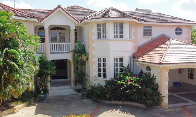 Paynes Bay House | ZenBreak Marzalea Villa 2bd