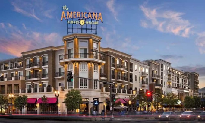 Downtown Apartment | Luxury 2BD/2BTH w gym/pool/rooftop/free parking