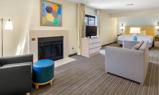 Sharonville Apartment | Fully Furnished Studio | Flexible Stays | All-Inclusive