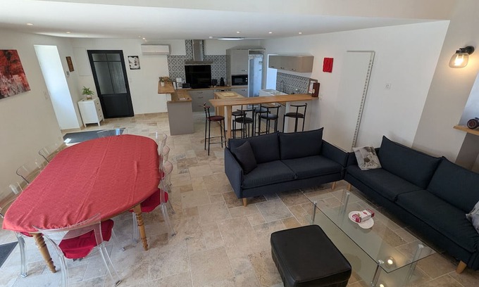 Tavers Cottage | Air-Conditioned Cottage with Garden in Tavers