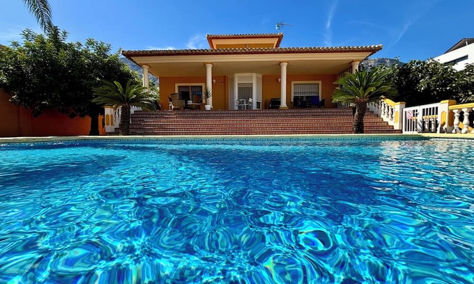 Denia Ski Chalet | Villa Galeretes Paradise