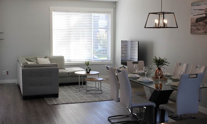 Calgary House | Home away from home~retreat