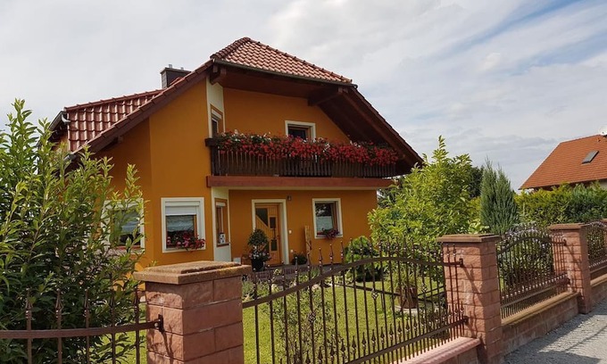 Niedergurig Apartment | Ferienwohnung Heckel - Vacation in the Upper Lusatia - Holiday apartment with garden and