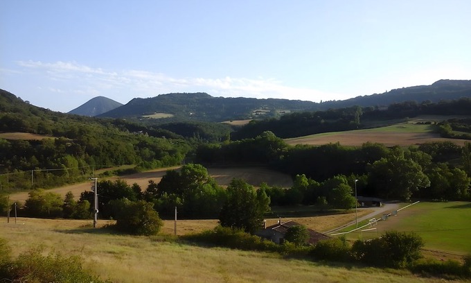Bourdeaux Apartment | Apartment 'À La Campagne' with Mountain View, Private Terrace and Wi-Fi