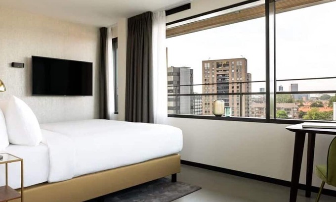 Kralingen-Crooswijk Hotel | Boutique Hotel Stay Near Market Hall & Cube Houses in Rotterdam