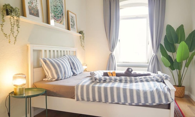 Ilversgehofen Apartment | 70m2 Period-Apartment w/2BR, Smart-TV, parking