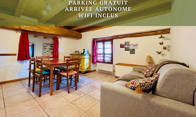 Saint-Pierre-d'Albigny House | At the Foot of the Castle - Parking, WiFi, Garden - Savoie College