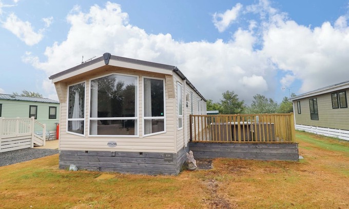 Dyffryn Ardudwy Cottage | BEACH RETREAT E19 DYFFRYN SEASIDE ESTATE in Dyffryn Ardudwy