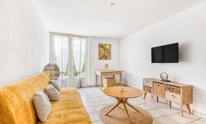 Begadan House | Gîte Barrail du Moulin in the Heart of the Médoc Vineyards, Between Estuary and Ocean