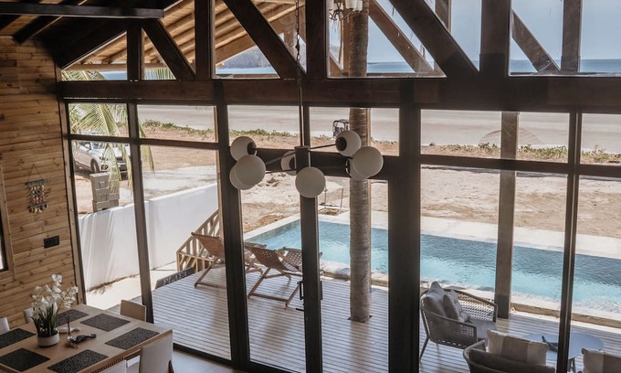 Las Escobas del Venado Villa | Playa Laska – Oceanfront Luxury Villa with Pools in Playa Venao
