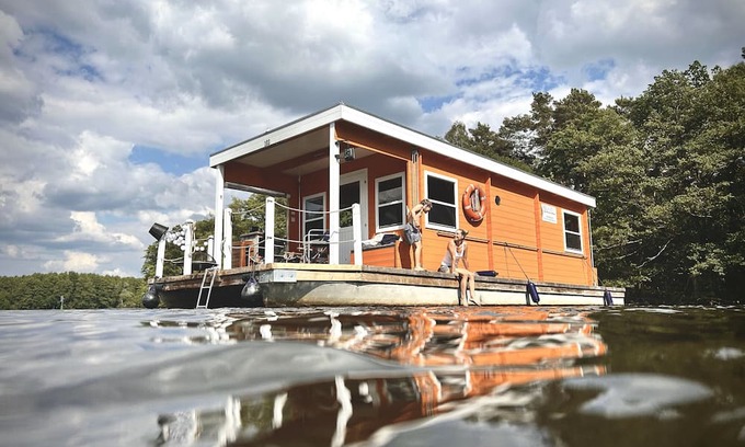 Koenigs Wusterhausen Boat Rental | Houseboat Bunbo 1060