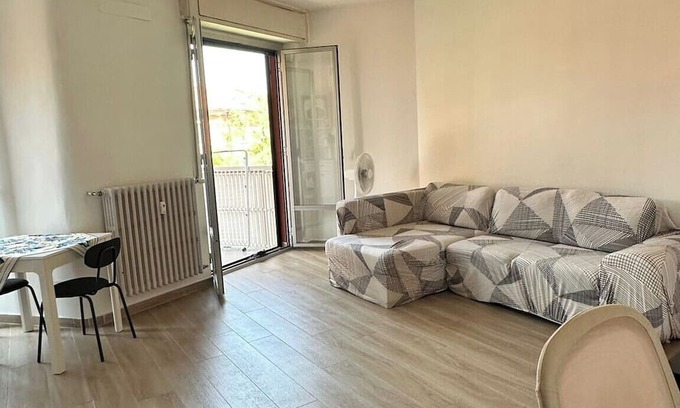 Lorenteggio House | Bright Green Apartment – Segneri M4