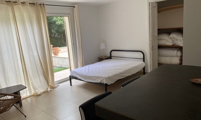 La Colle-sur-Loup Apartment | Quiet studio, large plot, terrace, 10 minutes from the sea.