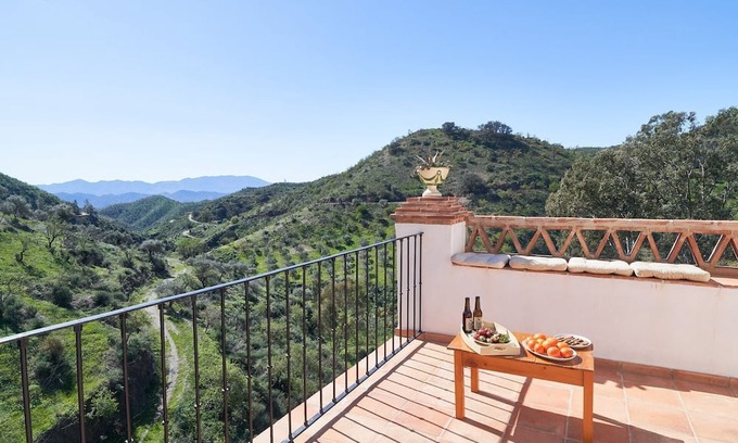 Alora Apartment | Country house in an historic wine press near Malaga, Ecological accommodation