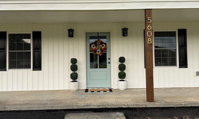 Arlington Cottage | Charming newly-renovated 3-bedroom cottage in the Heart of the Yadkin Valley!
