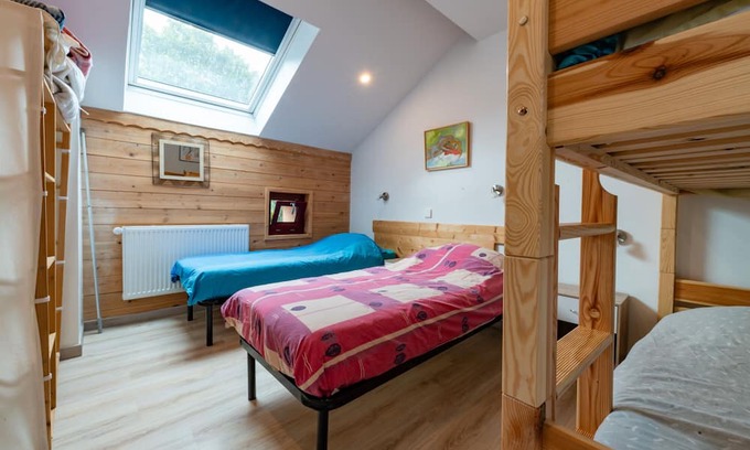 Vassieux-en-Vercors Apartment | Room 'Les Carlines 4' with Mountain View, Shared Terrace and Wi-Fi