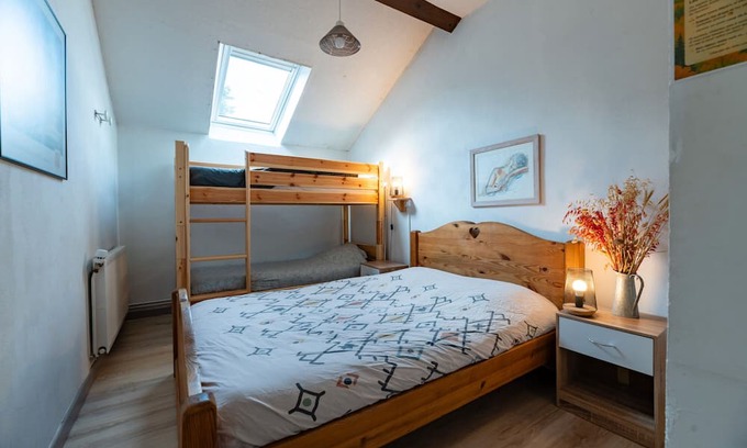 Vassieux-en-Vercors Apartment | Room 'Les Carlines 6' with Mountain View, Shared Terrace and Wi-Fi