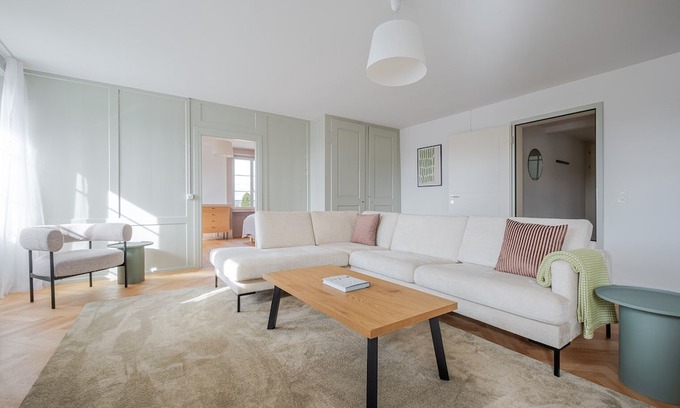 District 8 Apartment | Blueground | Hirslanden, view, nr Zürich Zoo