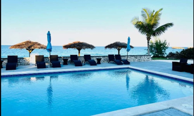 Farmer's Hill Resort | Double Queen Suite at Exuma Palms Resort - Conch