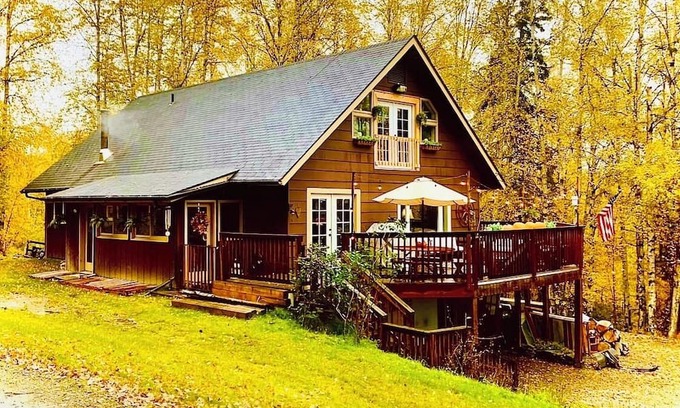 Fairbanks Other | Relax on this sweet little farm & enjoy Northern Lights from the deck!
