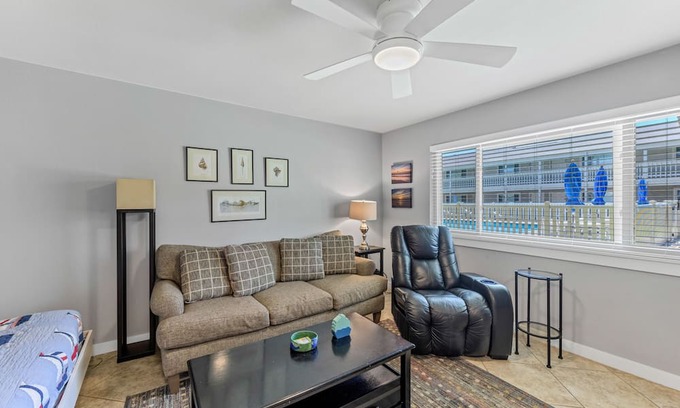 Port Aransas Condo | Roomy 1 BDRM Large Pool w/a Private Courtyard and a 5 Min Walk to the Beach