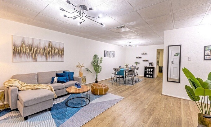 West San Antonio House | 14 Guests Alamo River Walk Zoo SeaWorld SAT