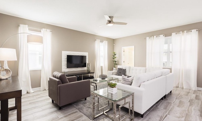 Davenport Condo | Cozy Family Pool Home with Game Room-1516MB