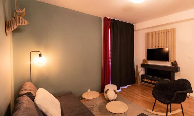 Les Orres Apartment | Residence Les Terrasses Du Soleil D'or - 2 Rooms for 5 People