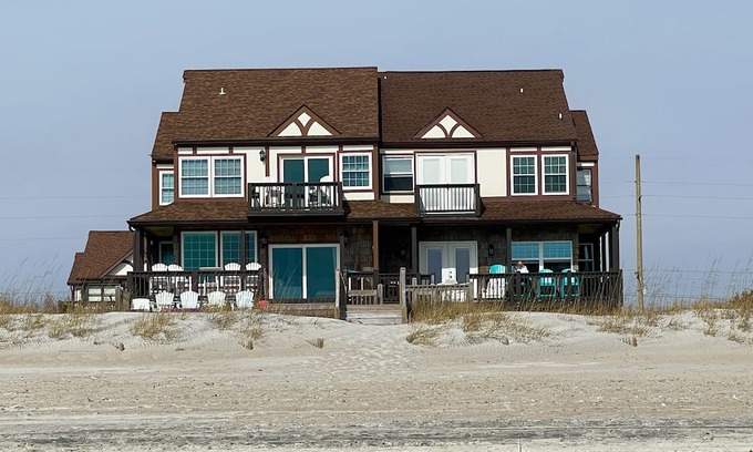 Emerald Isle House | Beautiful Oceanfront Beach Townhouse