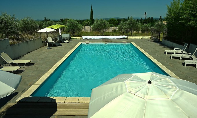 Tulette House | Guest House 'Chambre D'hôte 1 - Thym' with Mountain View, Wi-Fi and Air Conditioning