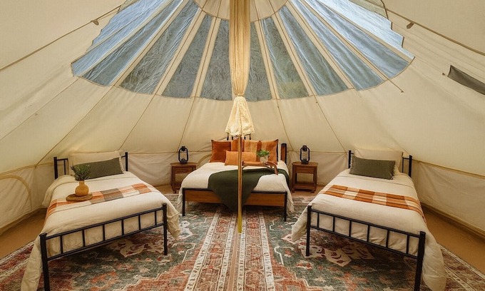Boss Apartment | Private Stargazing Tent Maple Haven – Peaceful Glamping with Fire Pit & Open Skies
