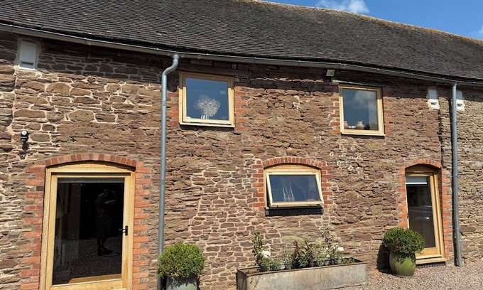 Leominster Cottage | THE ART HOUSE, romantic, luxury holiday cottage in Stoke Prior
