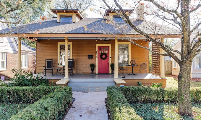 Forest Hills House | 3 bed/2 BA house in great Augusta area w/Wi-Fi, AC, and many restaurants nearby