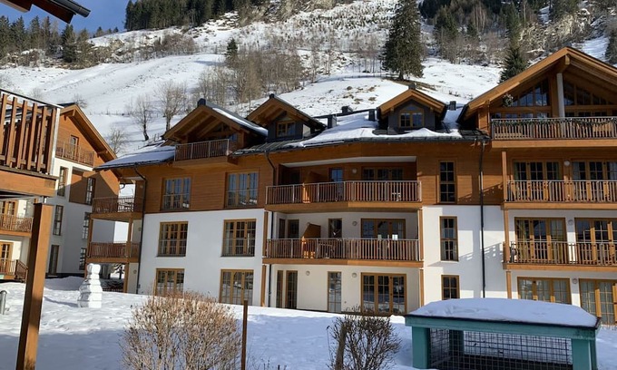 Rauris Apartment | Lovely apartment for 4 people with pool, WIFI, TV, terrace and parking