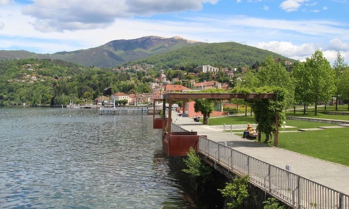 Luino Apartment | Cosy apartment for 3 guests with WIFI, TV and balcony