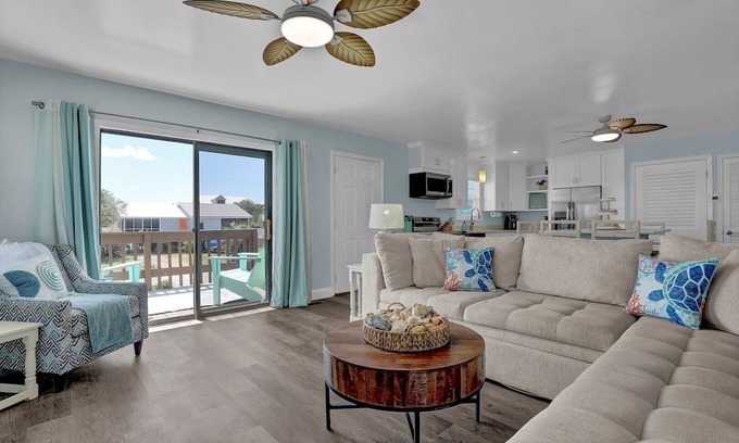 Sneads Ferry House | New Renovated 3 bedroom home, pet friendly walking distance to Beach