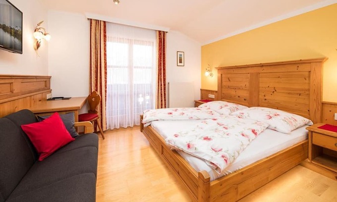 Leogang Apartment | Double room, shower, WC - Herzog, Haus